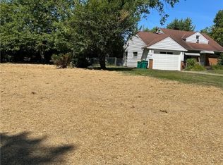 1940 Skyline Dr, Richmond Heights, OH 44143