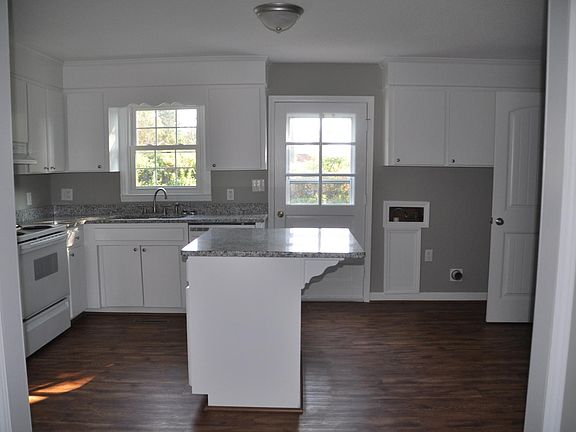 4th image of 102 Annandale Dr