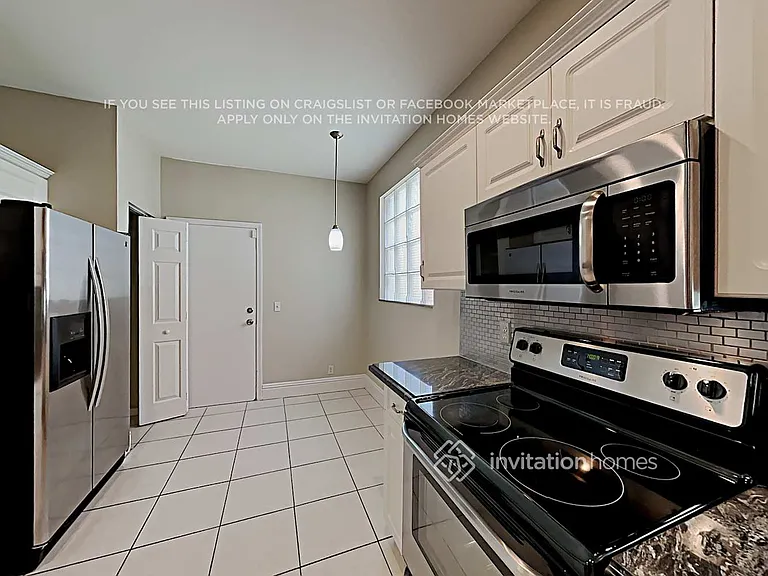 10338 NW 7th St — Photo 6