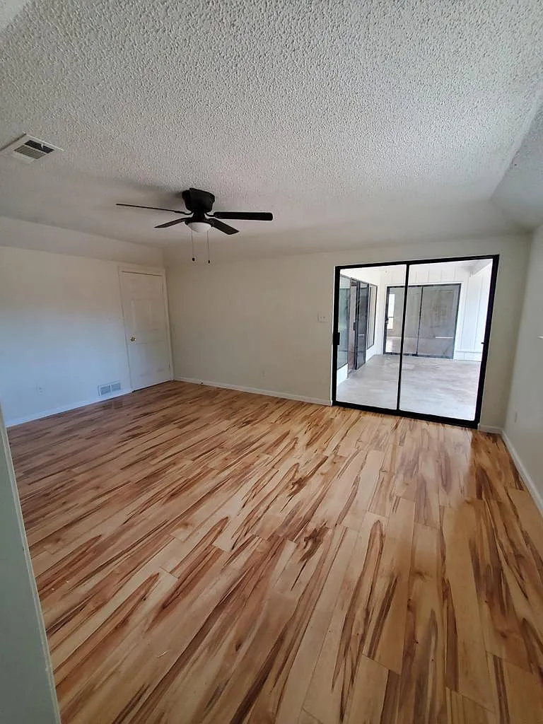 Building Photo - 1511 Estates Way