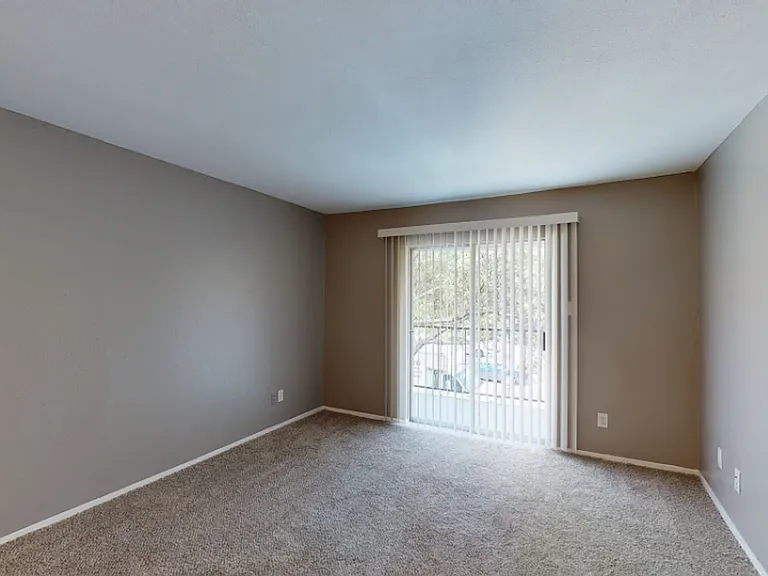 Highland Park Apartments — Photo 19