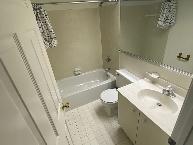 21 N Ann St — Photo 15
