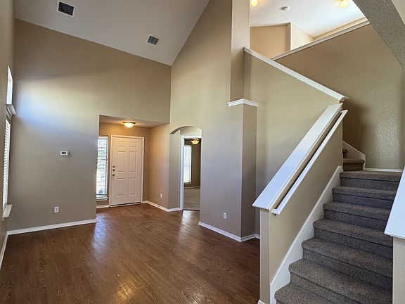 2nd image of 2712 Fairview Dr