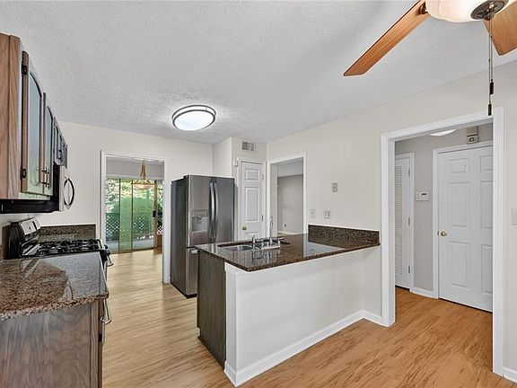 5th image of 1274 Weatherstone Dr