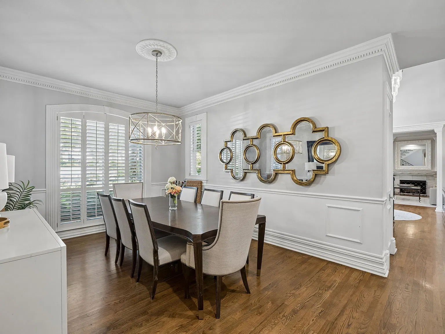 5 bed, 5.5 bath, 4817 sqft, $8,500 — Photo 4