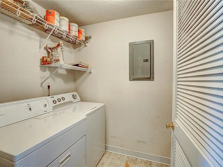 4620 Twin Hickory Lake Dr #1 — Photo 13