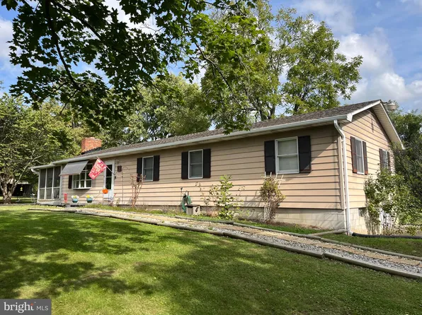 587 Tea Berry Rd, Maurertown, VA 22644