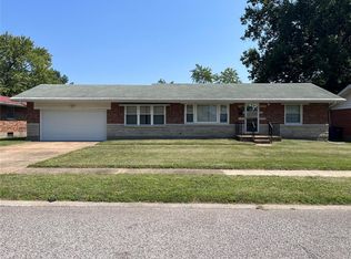304 Kirk Dr, Saint Louis, MO 63135
