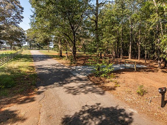 5th image of 2 Gibson Rd #2