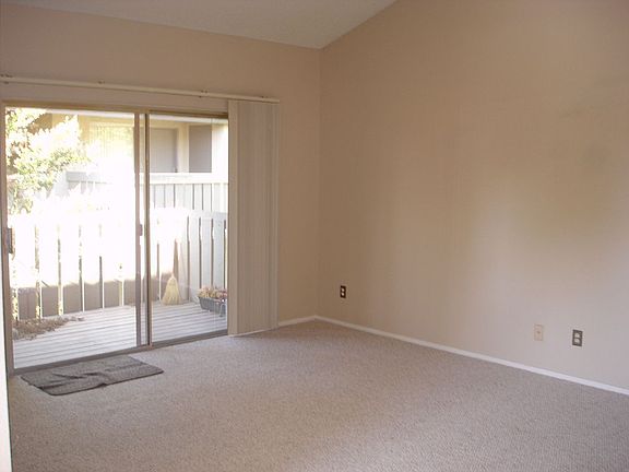 3rd image of 960 E Bonita Ave Unit 54
