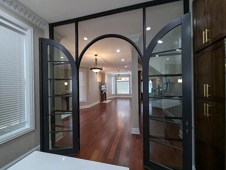 2150 W Monroe St — Photo 29