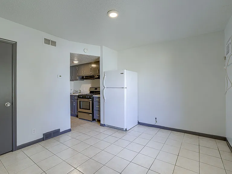 4513 Lafayette Ave #4 — Photo 7