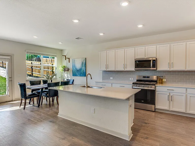 2405 Sisterdale Ln — Photo 3
