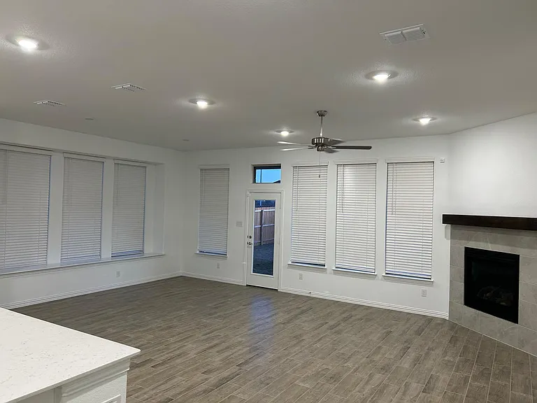 2513 Birchcrest Dr — Photo 6