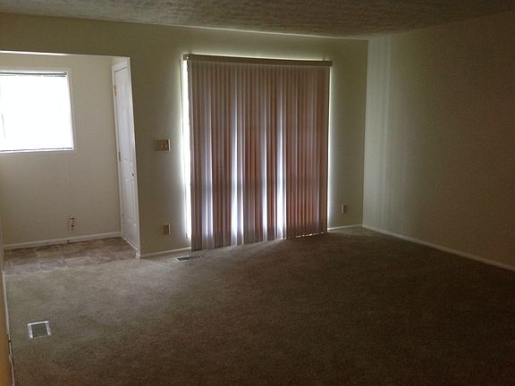 3rd image of 9415 E 36th Pl