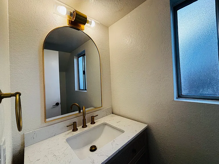 23606 Parkland Ave — Photo 6