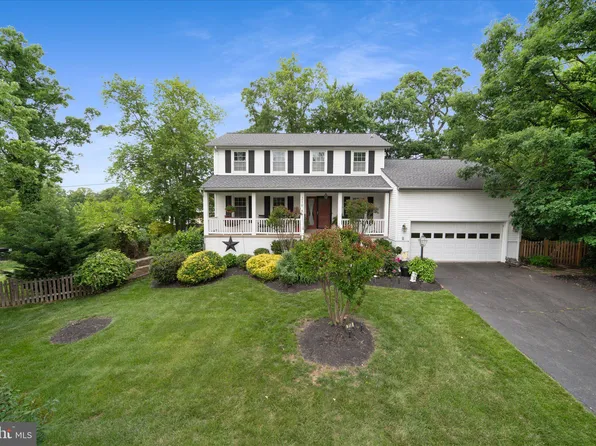 210 Autumn Olive Way, Sterling, VA 20164