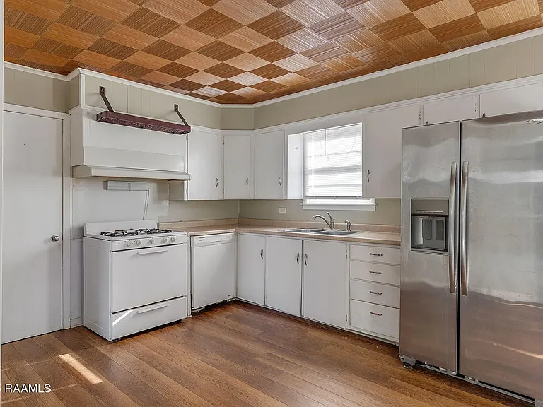 316 Kim Dr — Photo 4
