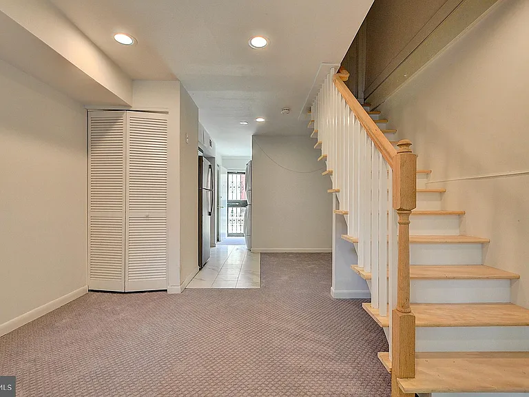 1209 I St SE — Photo 5