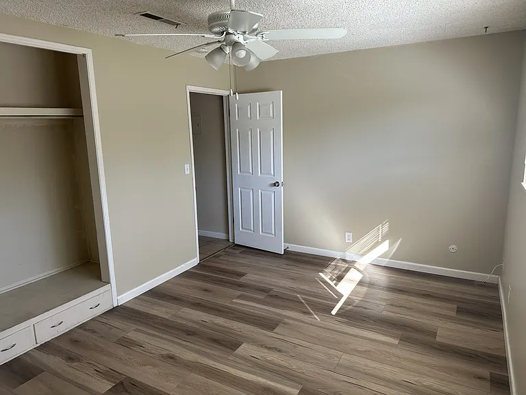 1144 W 2nd St #2 — Photo 6