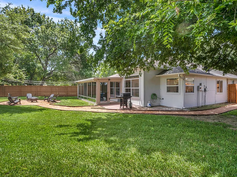 2709 Greenbriar Ct — Photo 27