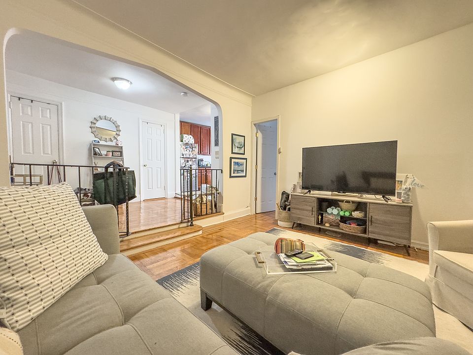 1st image of 200 E 26th St APT 5F