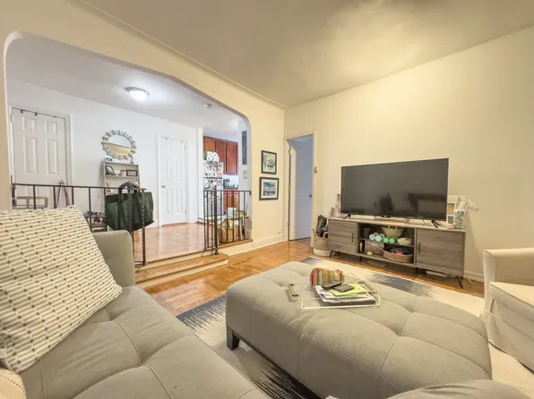 200 E 26th St APT 5F, New York, NY 10010