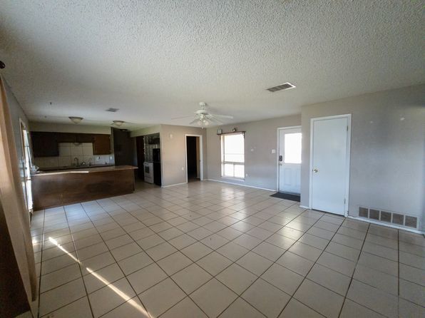 2210 Merrily Dr, Big Spring, TX 79720