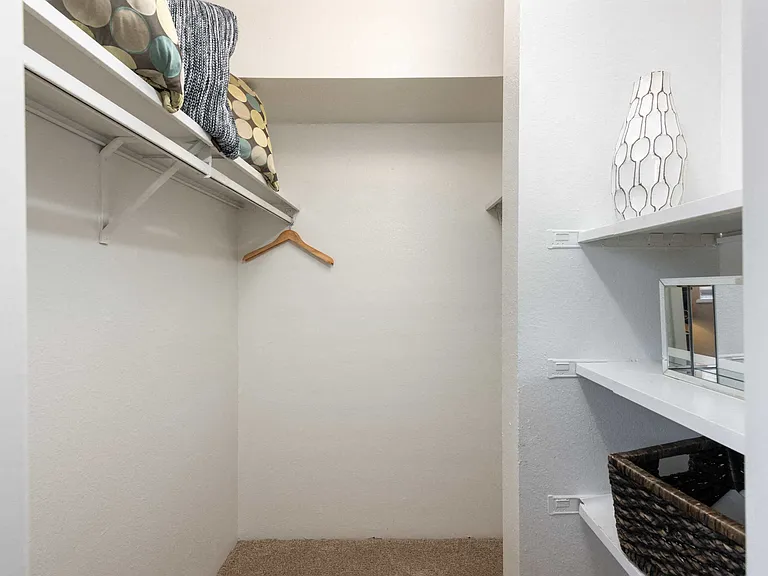 Cambrian Apartments — Photo 14