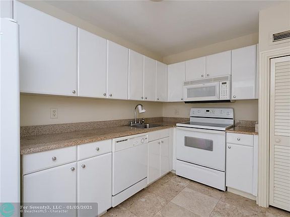 5th image of 1900 S Ocean Blvd APT 14B