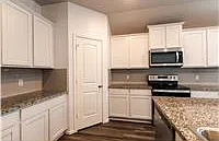 3 bed, 2.0 bath, 2121 sqft, $2,050 — Photo 3
