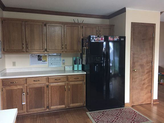 5th image of 104 E Meadowlark Dr