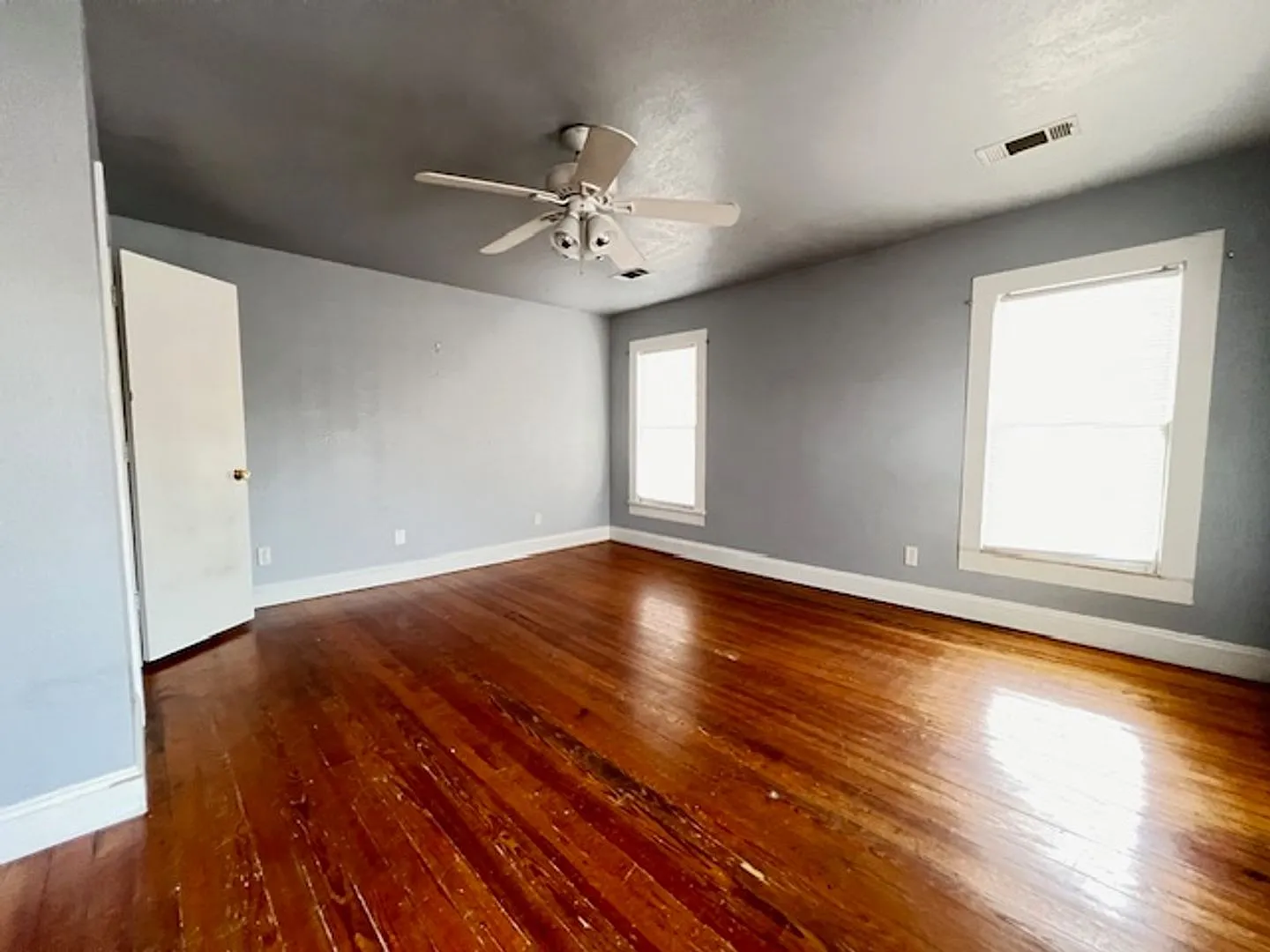 625 W. Hickory — Photo 3