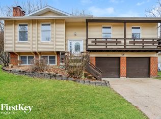 1211 Weatherton Pl, Ballwin, MO 63021