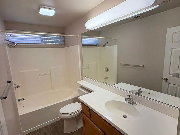 1422 E Mesa Ct — Photo 3