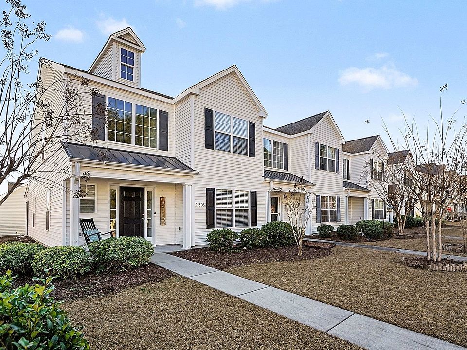 1st image of 1305 Harvester Circle #1305