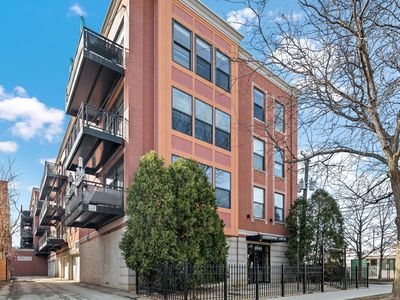 3944 N Claremont Ave Unit 408, Chicago, IL, 60618