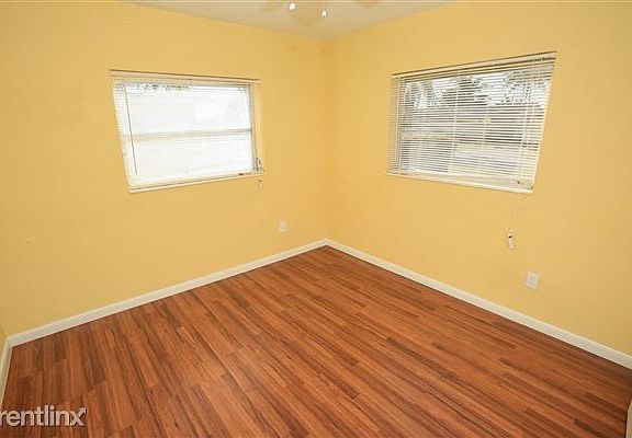 5th image of 61 NW 205th Ter