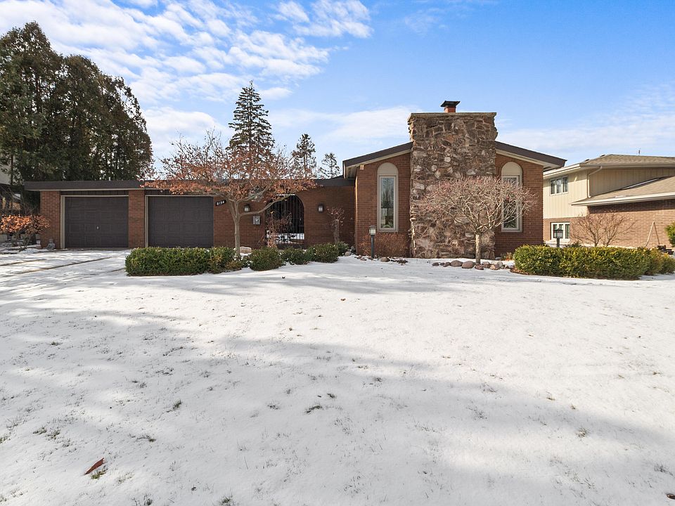 1st image of 8134 Oakwood Ave