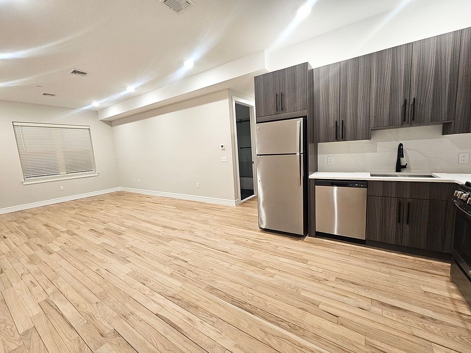 1st image of 20 Lane Ave #219