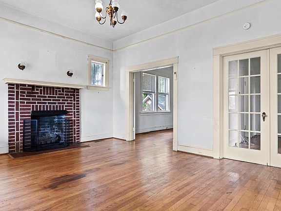 3rd image of 704 Lynchburg Ave