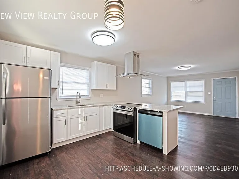 321 Hamilton Dr NE #1 — Photo 2