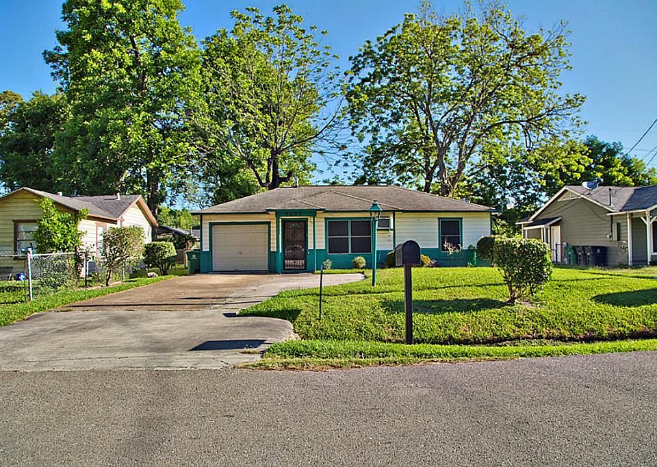 1st image of 7621 Fawnridge Dr
