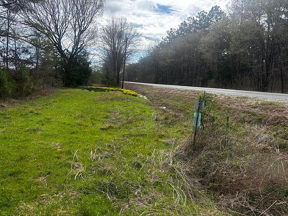 3rd image of 2 Reed Rd