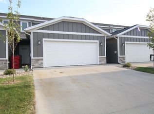 6813 W Gresford Pl, Sioux Falls, SD 57106