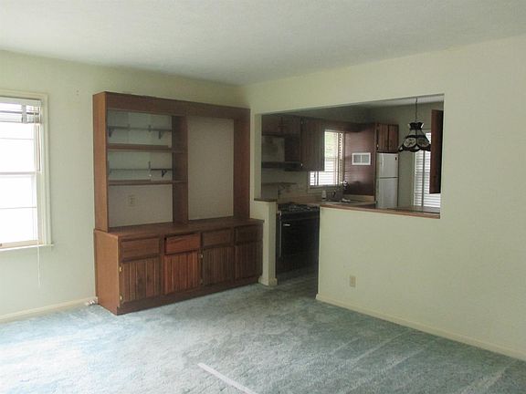3rd image of 3044 S 42nd St