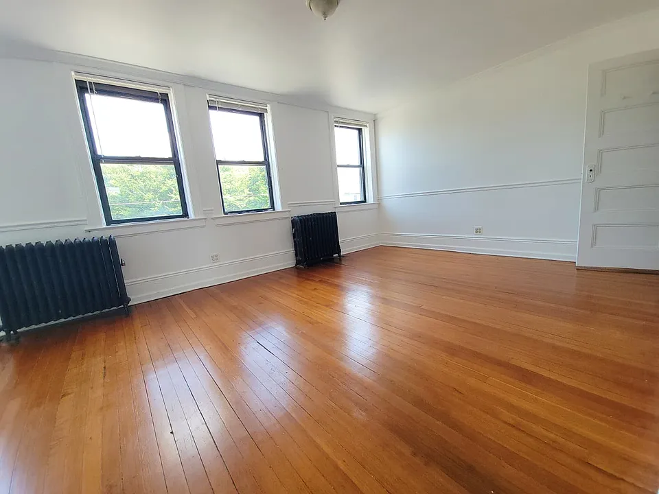 207 Post Ave #2