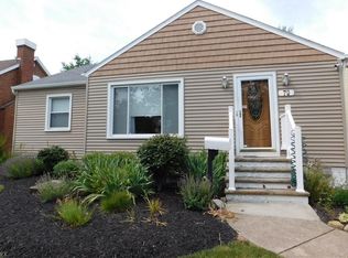 79 Ellenwood Ave, Bedford, OH 44146