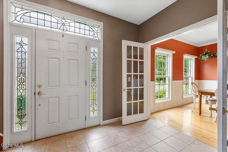 4th image of 14 Maplecrest Drive