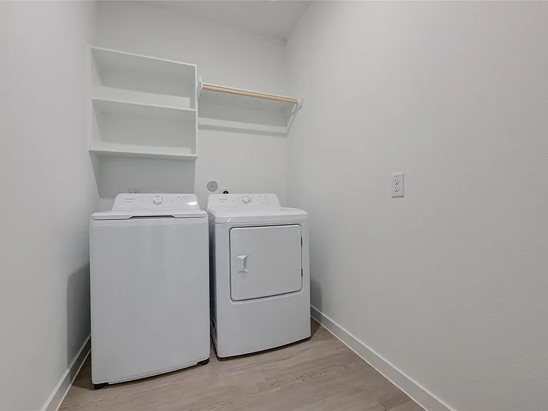 400 Robin St — Photo 18